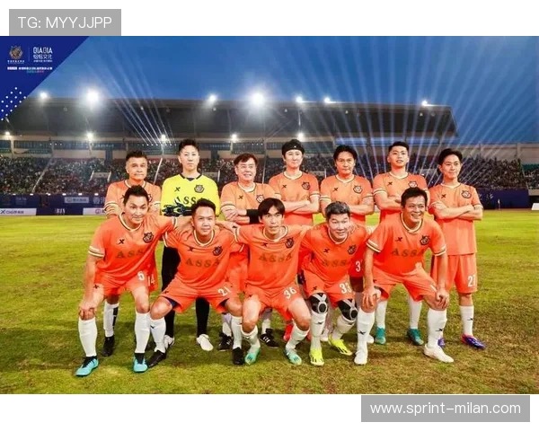 香港球星奋战绿茵场展现足球激情与城市体育精神